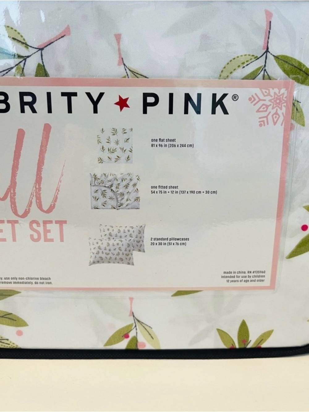 Celebrity Pink Holly and Berries Full Size Four Piece Sheet Set White Green Pink - Picture 10 of 12